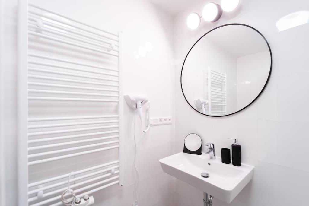 Gold Garden Terrace Apartment Brno Ngoại thất bức ảnh