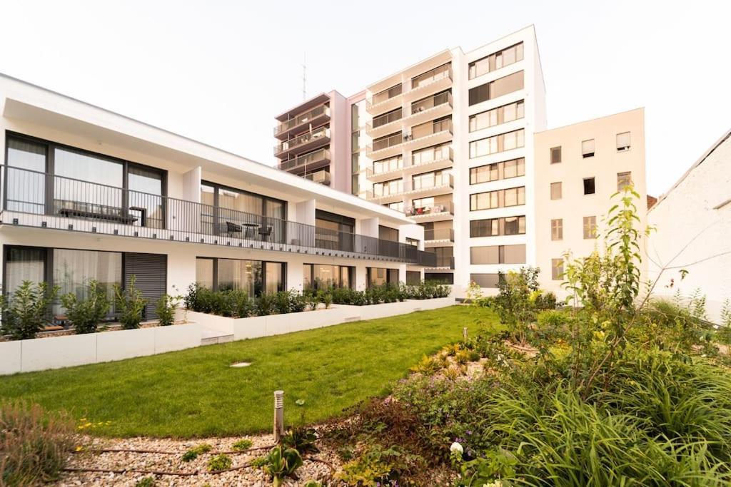 Gold Garden Terrace Apartment Brno Ngoại thất bức ảnh